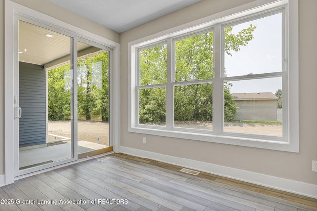 1134 Peninsula Drive, Grand Ledge, MI 48837