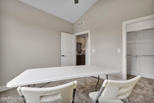 1134 Peninsula Drive, Grand Ledge, MI 48837