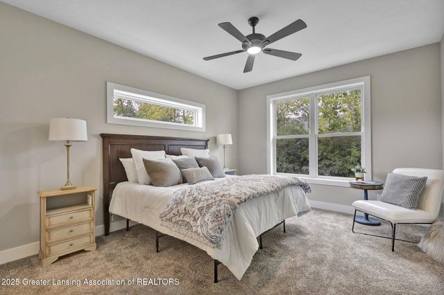 1134 Peninsula Drive, Grand Ledge, MI 48837