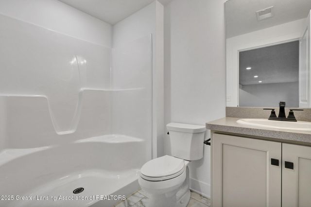 1134 Peninsula Drive, Grand Ledge, MI 48837