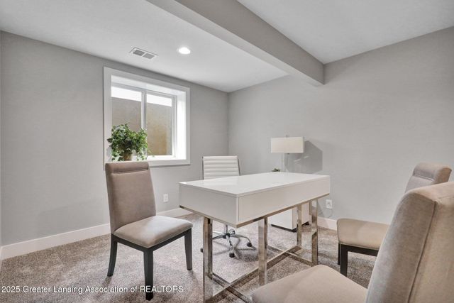 1134 Peninsula Drive, Grand Ledge, MI 48837