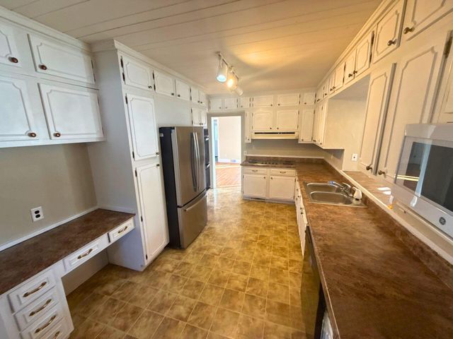 321 Riverside Drive, West Liberty, KY 41472