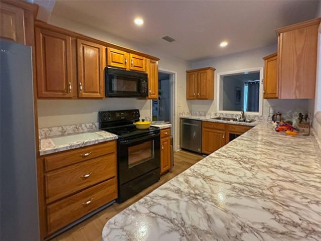 1020 COTTONWOOD STREET, Leesburg, FL 34748