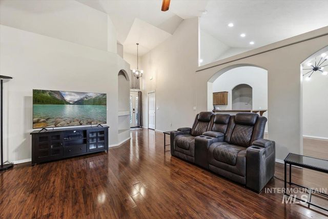 609 Glen Eagle Dr, Jerome, ID 83338