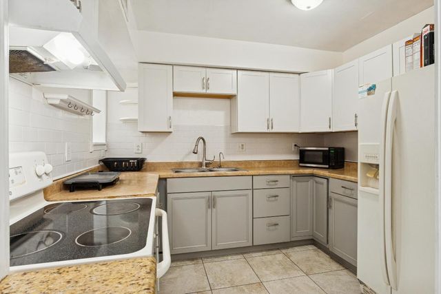 9930 Pineapple Tree Drive 112, Boynton Beach, FL 33436