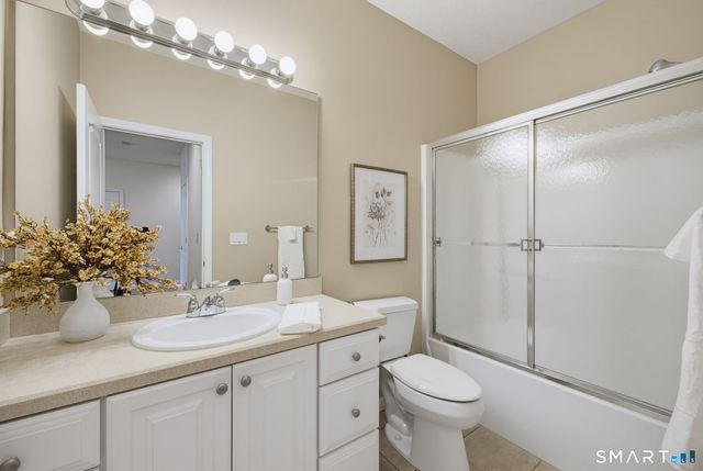175 Oliver Way 175, Bloomfield, CT 06002