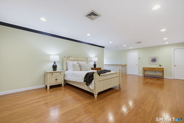 175 Oliver Way 175, Bloomfield, CT 06002