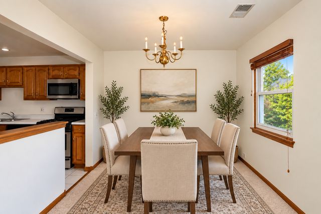 106 Stirling Lane Z2, Schaumburg, IL 60194