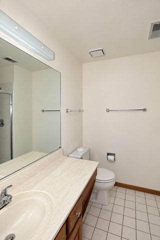 106 Stirling Lane Z2, Schaumburg, IL 60194