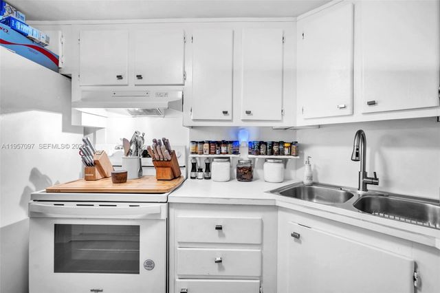 1280 SE 2nd Ct 1, Fort Lauderdale, FL 33301