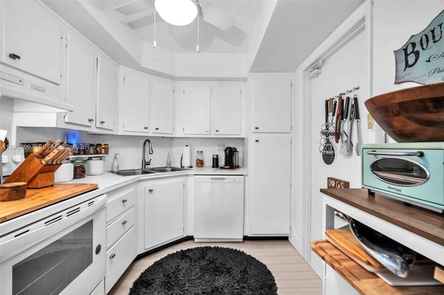 1280 SE 2nd Ct 1, Fort Lauderdale, FL 33301