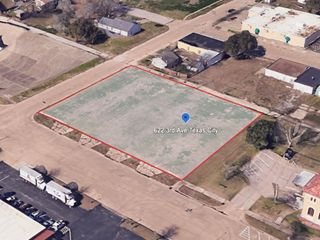 622 3rd Avenue N, Texas City, TX 77590