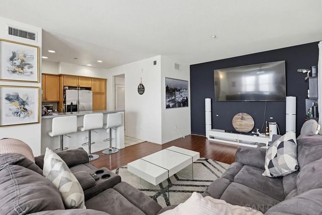 5427 Soho View Ter, San Diego, CA 92105