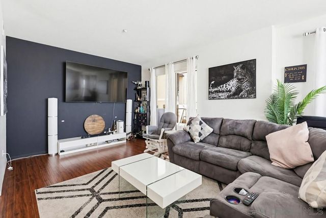 5427 Soho View Ter, San Diego, CA 92105