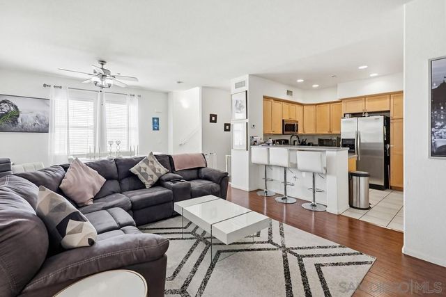 5427 Soho View Ter, San Diego, CA 92105