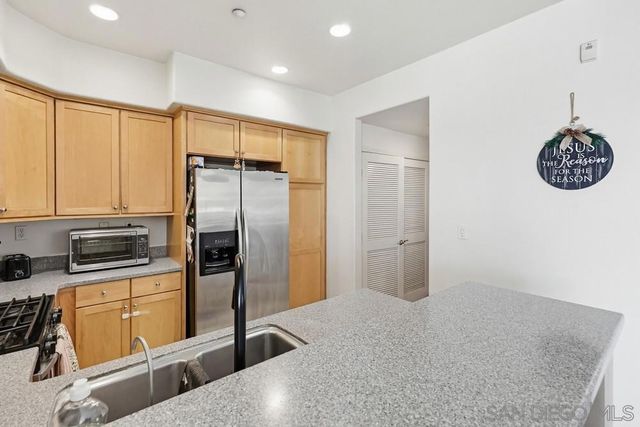 5427 Soho View Ter, San Diego, CA 92105