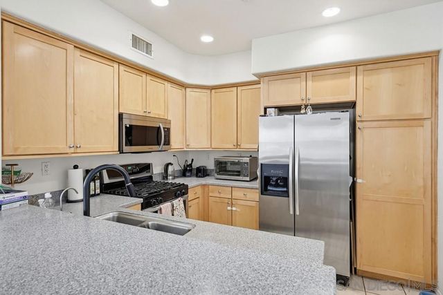 5427 Soho View Ter, San Diego, CA 92105