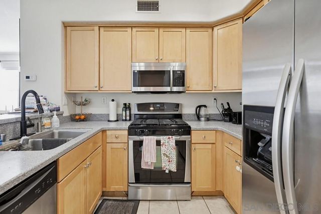 5427 Soho View Ter, San Diego, CA 92105