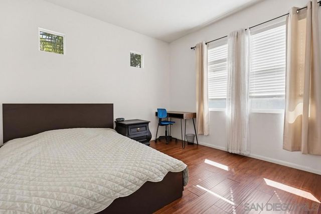 5427 Soho View Ter, San Diego, CA 92105