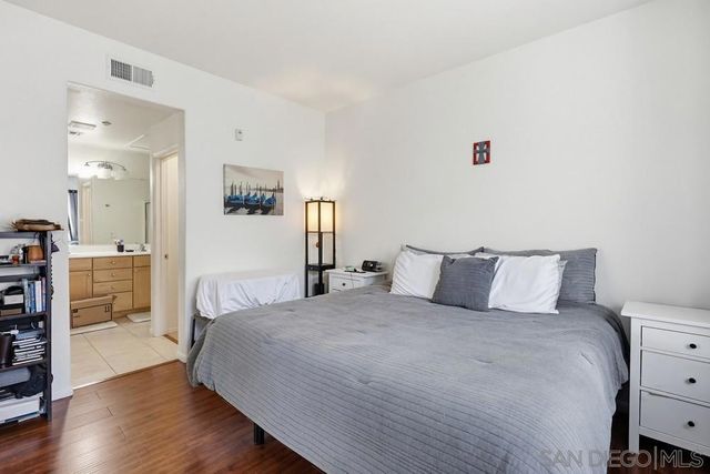 5427 Soho View Ter, San Diego, CA 92105