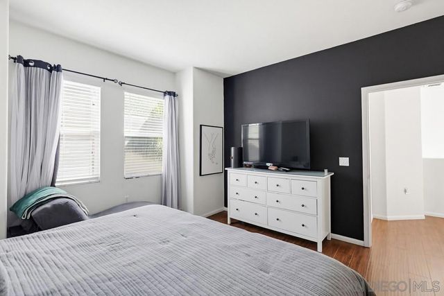 5427 Soho View Ter, San Diego, CA 92105