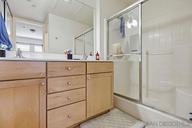 5427 Soho View Ter, San Diego, CA 92105