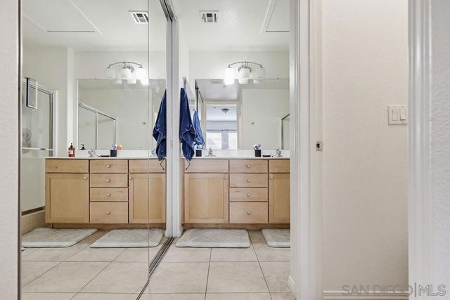 5427 Soho View Ter, San Diego, CA 92105