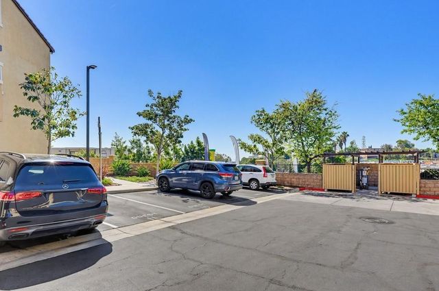 5427 Soho View Ter, San Diego, CA 92105