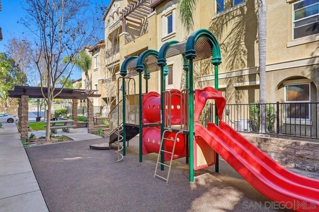 5427 Soho View Ter, San Diego, CA 92105