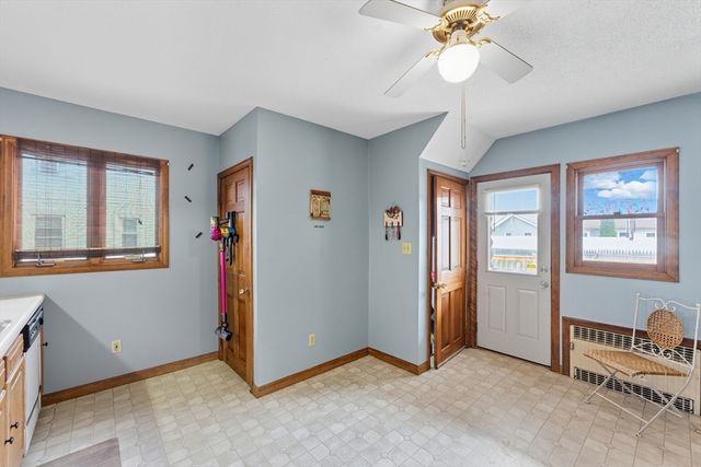 17 Chateaugay St, Chicopee, MA 01020