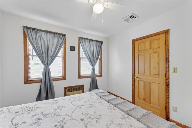 17 Chateaugay St, Chicopee, MA 01020