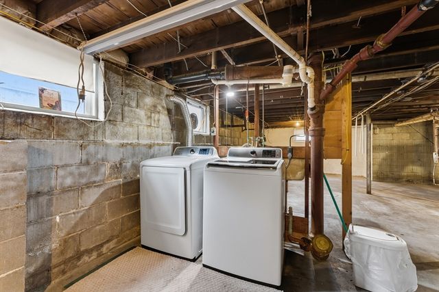 17 Chateaugay St, Chicopee, MA 01020