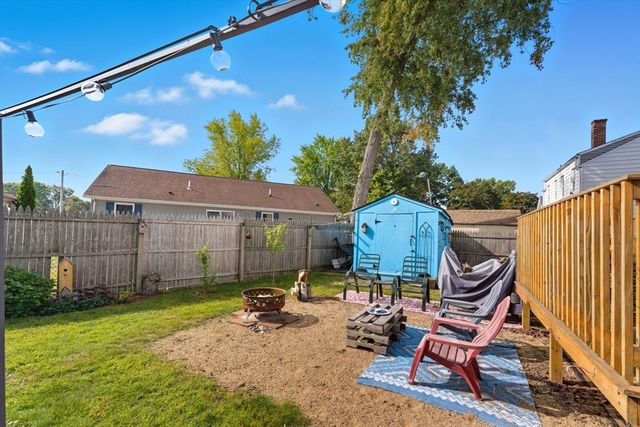 17 Chateaugay St, Chicopee, MA 01020