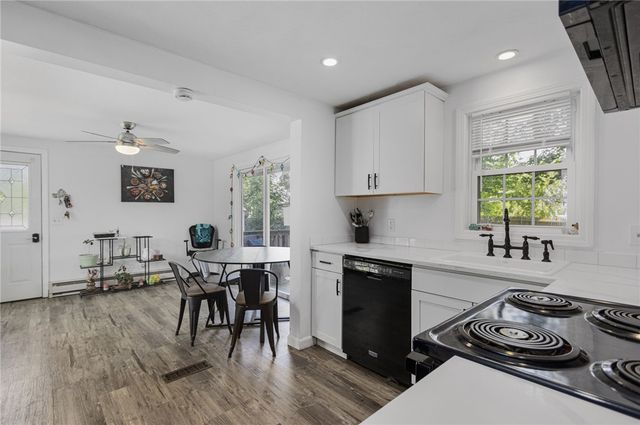 100 Penguin Avenue, Warwick, RI 02818
