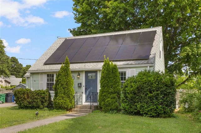 100 Penguin Avenue, Warwick, RI 02818