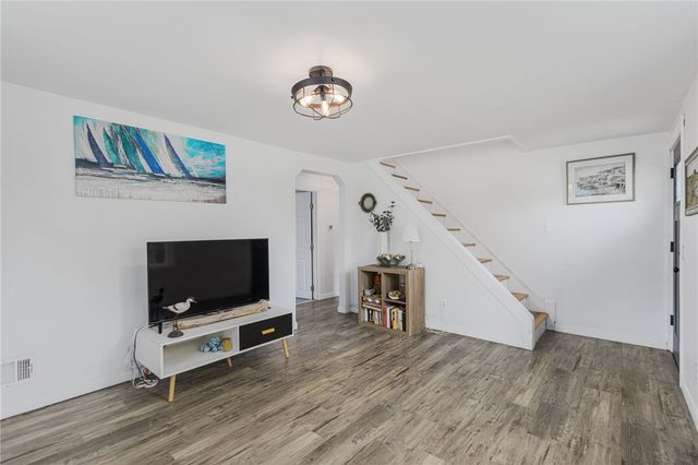 100 Penguin Avenue, Warwick, RI 02818