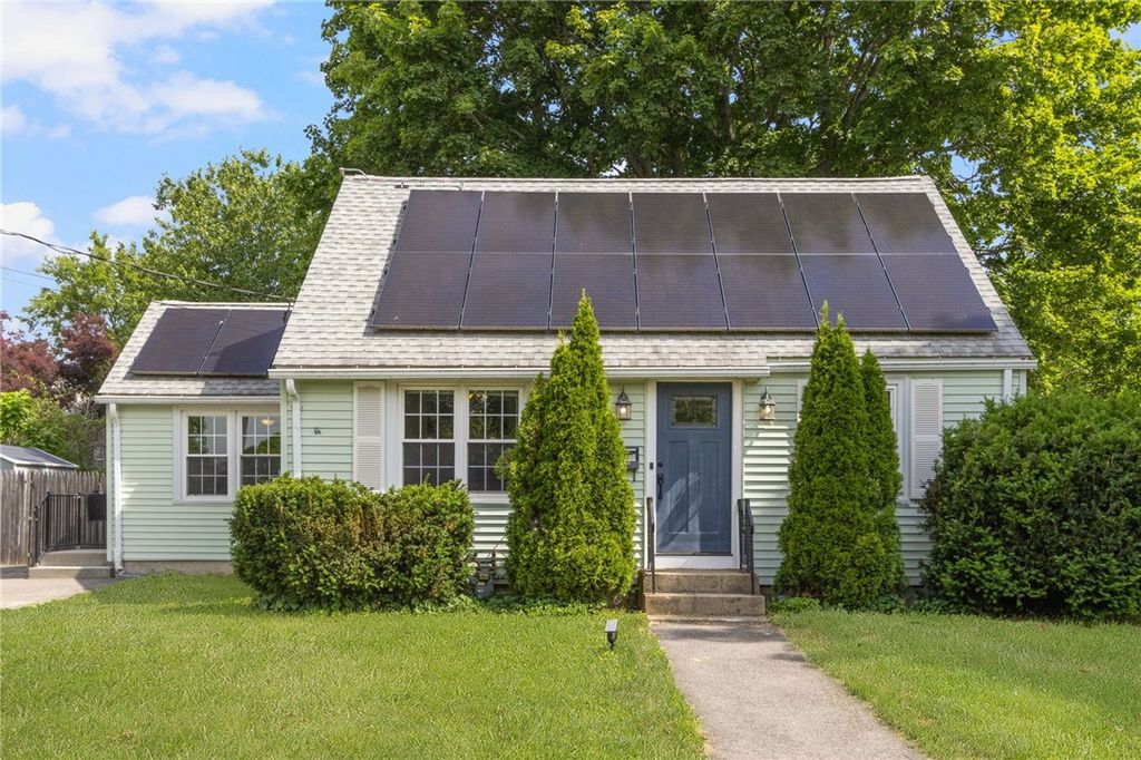 100 Penguin Avenue, Warwick, RI 02818
