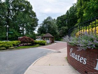 254 Estates Terrace, Manhasset, NY 11030