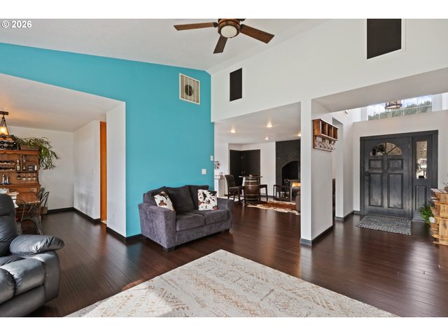 1774 E FOURTH Ave, Sutherlin, OR 97479