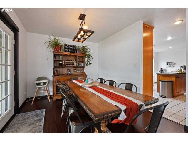 1774 E FOURTH Ave, Sutherlin, OR 97479