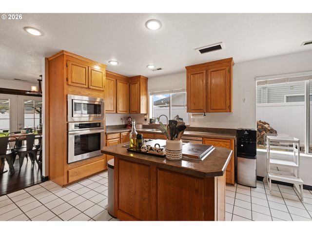 1774 E FOURTH Ave, Sutherlin, OR 97479