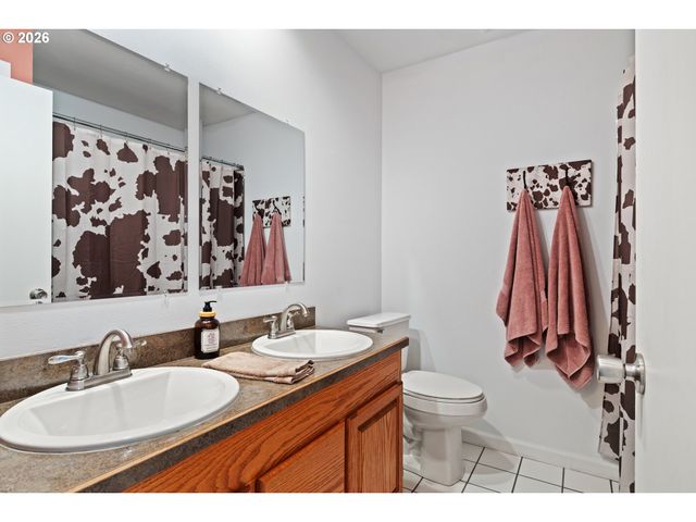 1774 E FOURTH Ave, Sutherlin, OR 97479