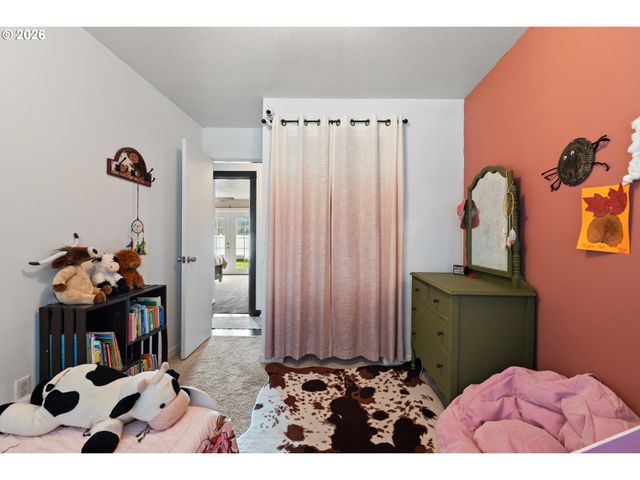 1774 E FOURTH Ave, Sutherlin, OR 97479