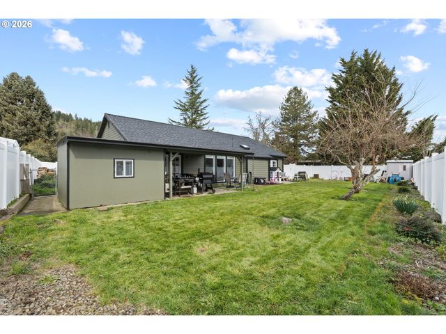 1774 E FOURTH Ave, Sutherlin, OR 97479
