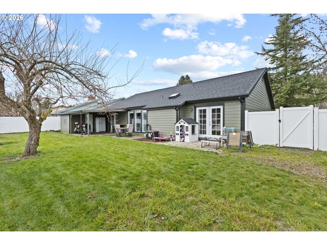 1774 E FOURTH Ave, Sutherlin, OR 97479