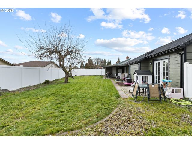 1774 E FOURTH Ave, Sutherlin, OR 97479