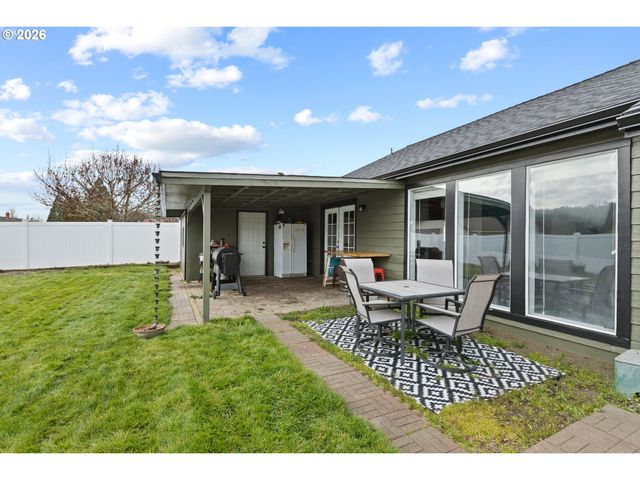 1774 E FOURTH Ave, Sutherlin, OR 97479