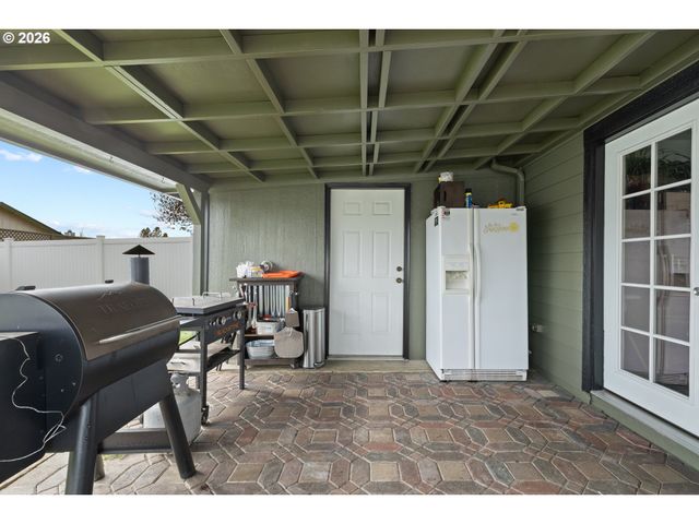 1774 E FOURTH Ave, Sutherlin, OR 97479