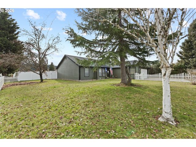 1774 E FOURTH Ave, Sutherlin, OR 97479