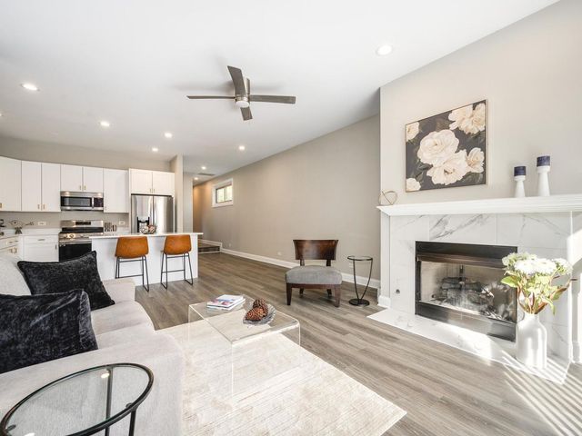 116 S Bell Avenue 1, Chicago, IL 60612
